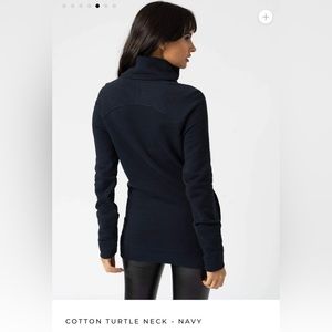 Saint and Sofia thick turtleneck sweatshirt in black